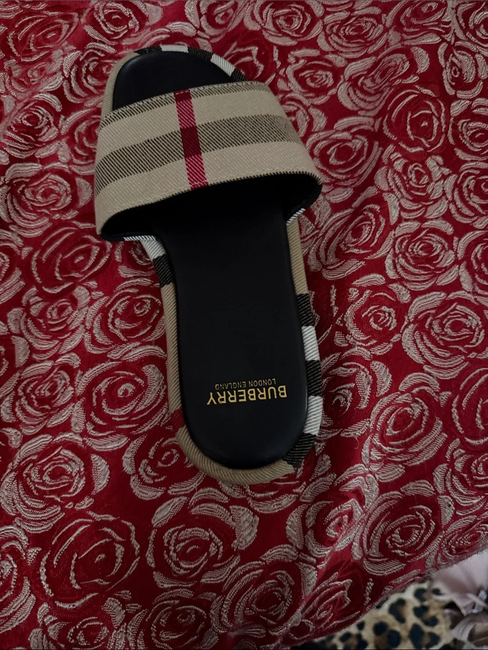 Subcategory selection for women's accessory image